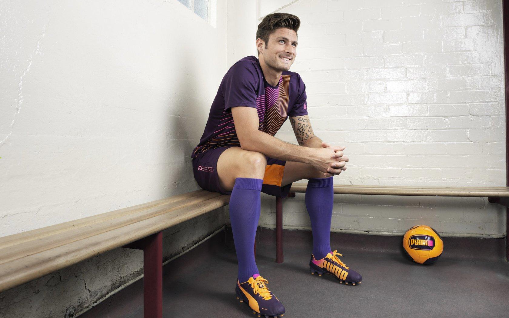 国羽新星闪耀全英赛,女单小将力克强敌夺冠